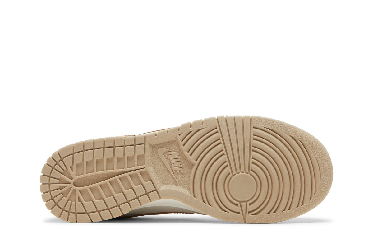 ( Women ) Nike Dunk Low 'Gold Swoosh' DX5930-001