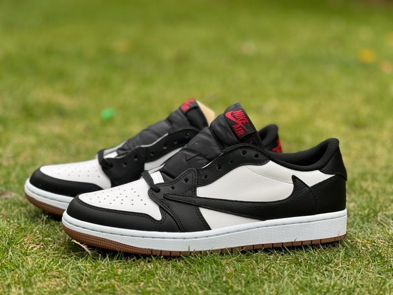 Air Jordan 1 Low White Black Gum Light Brown