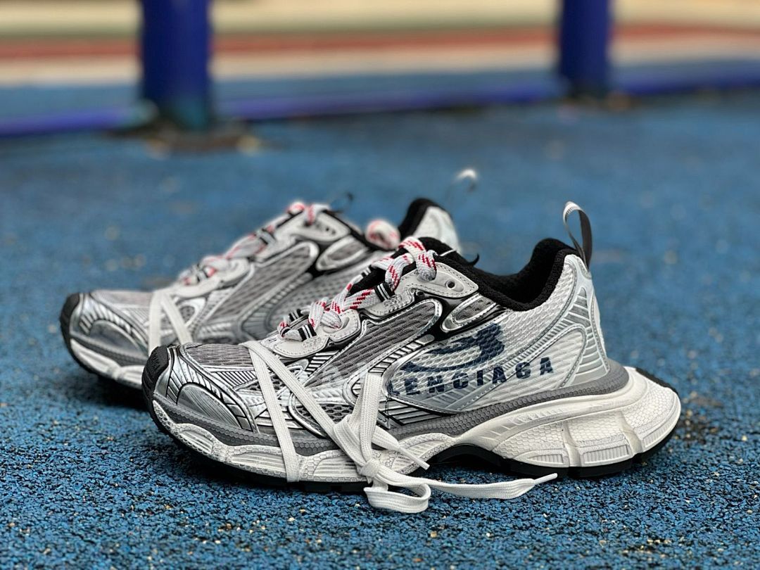 Balenciaga Runner Sneaker Metallic Silver 677403W3RB28100