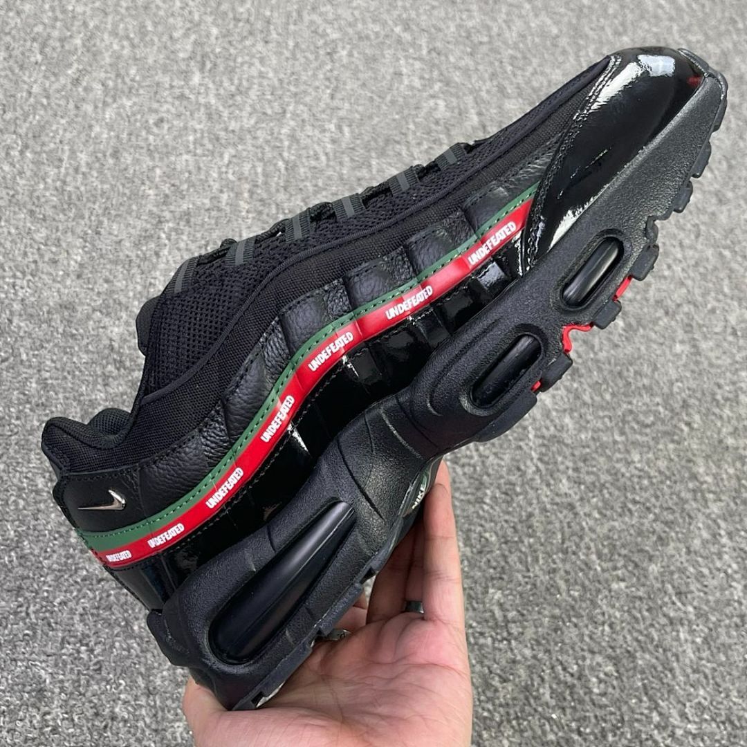 Nike Air Max 95 UNDEFEATED Black Military Green University Red DH6525-001 Men's Sneakers