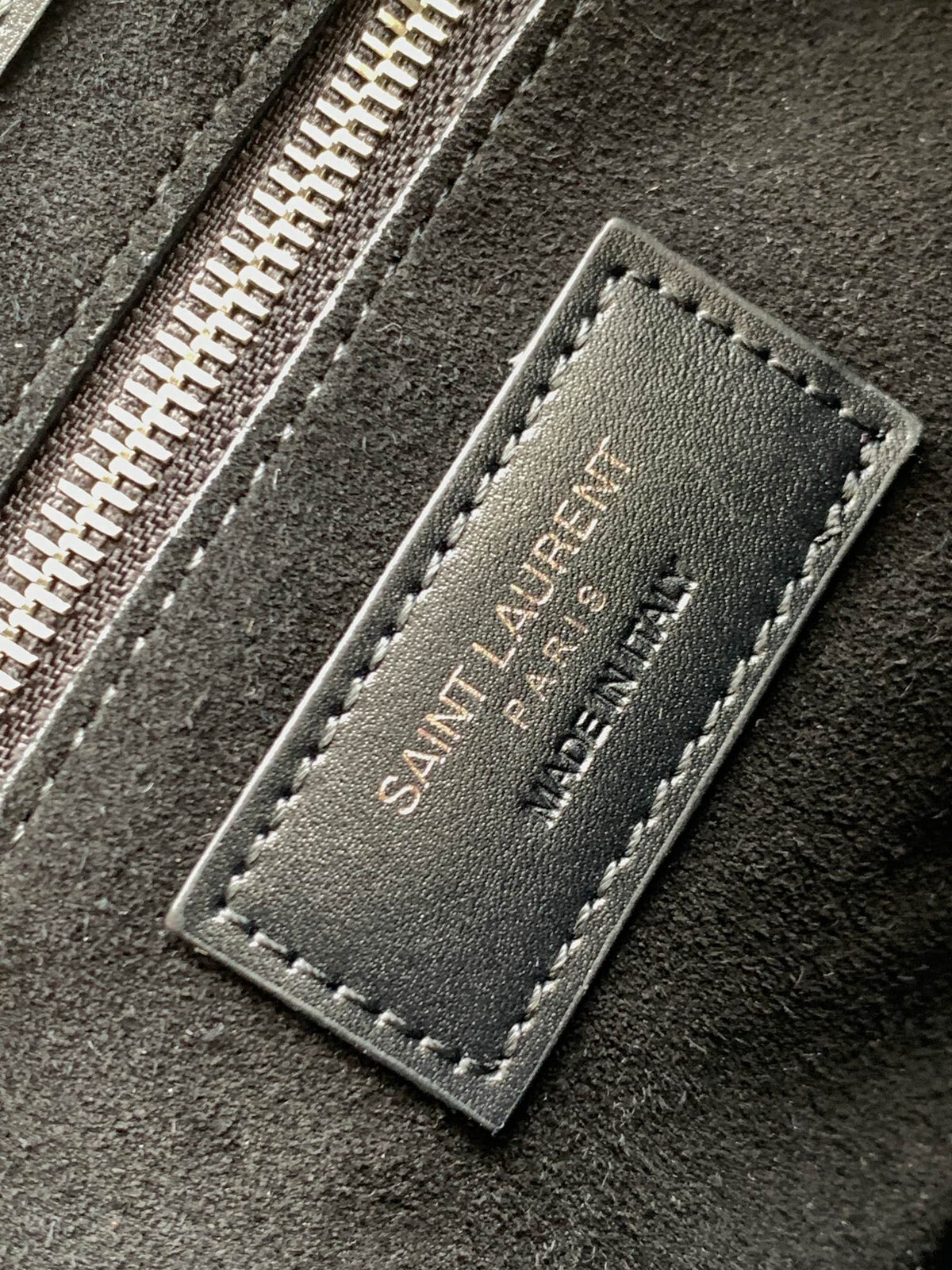 Saint Laurent Le 5 à 7 Leather Hobo Bag - Black