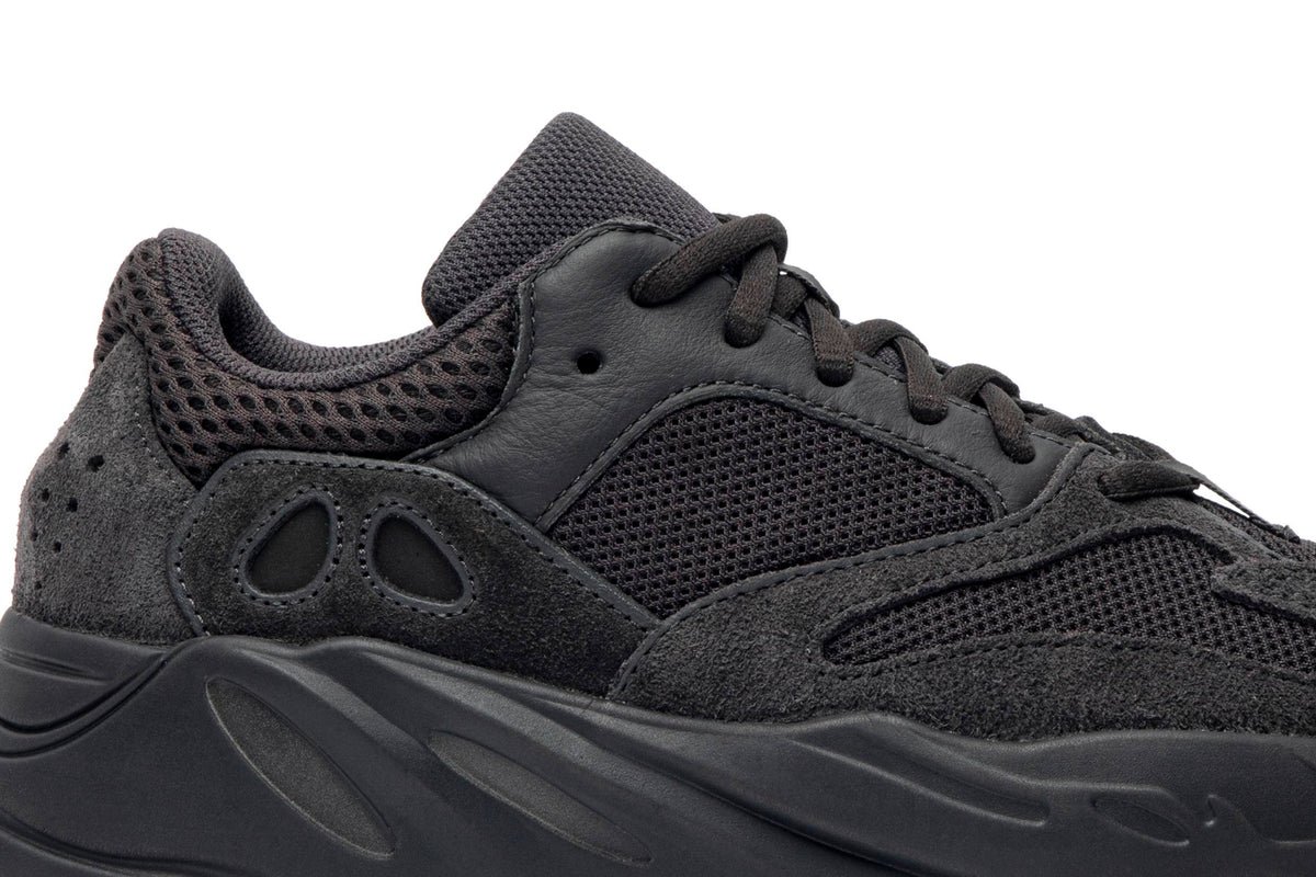 Adidas Yeezy Boost 700 Utility Black FV5304