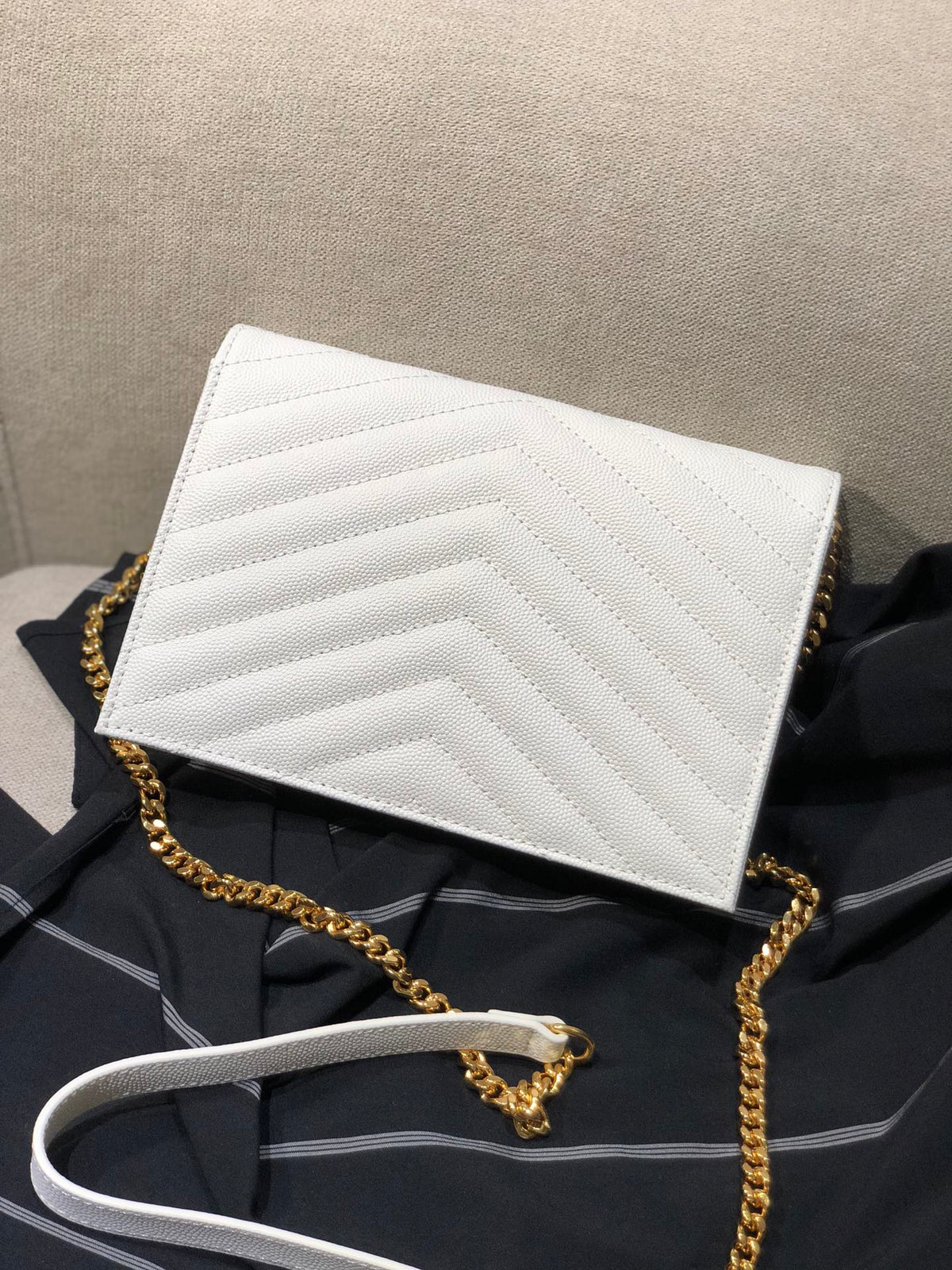 Saint Laurent Monogram Matelassé Leather Envelope Chain Wallet - White/Gold