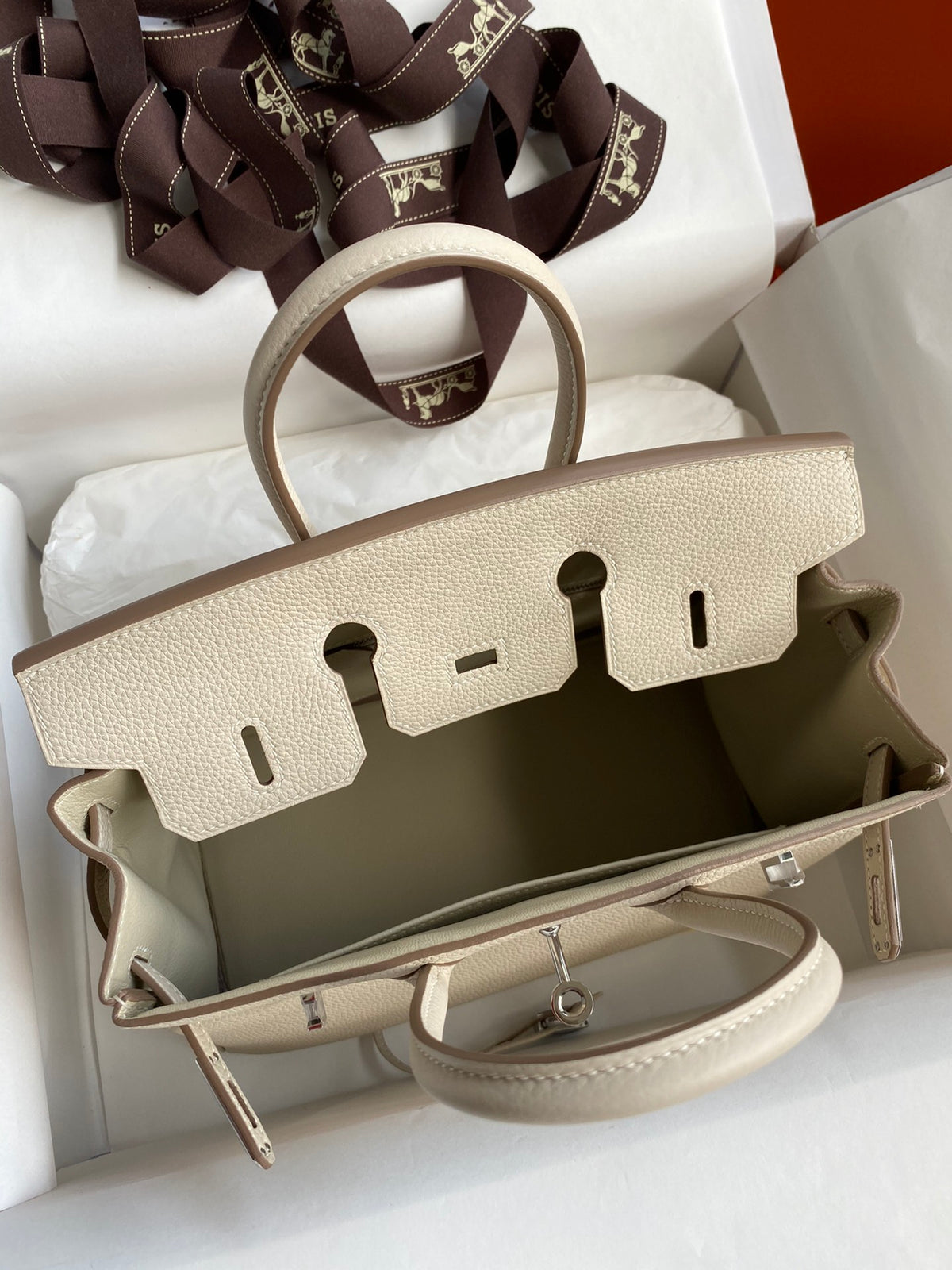 Hermès Birkin 25 Handbag in Cream Leather with Palladium Hardware
