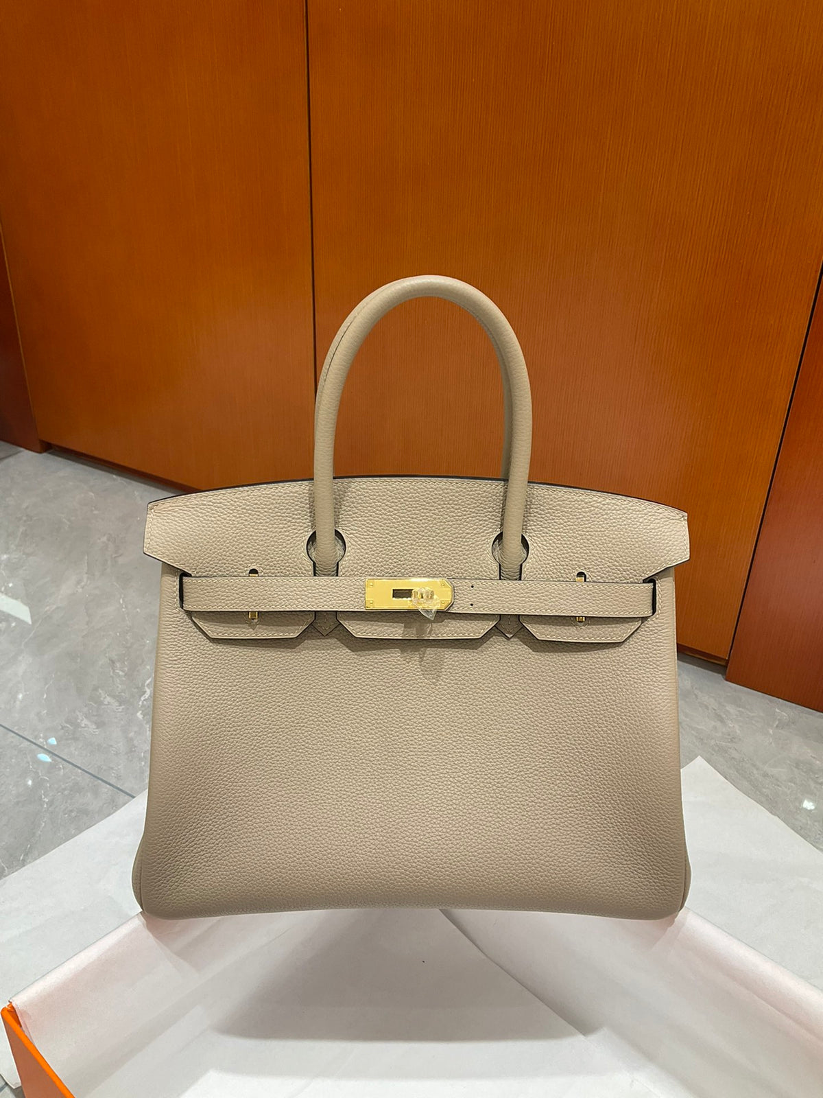 Premium Cream Leather Handbag - Elegant Top-Handle Tote with Silver Hardware