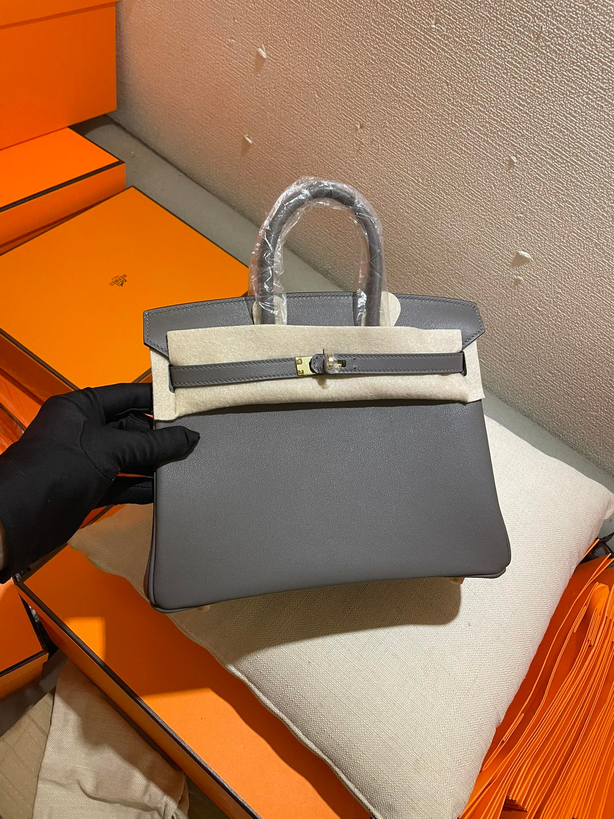 Elegant Grey Leather Top-Handle Handbag with Gold-Tone Hardware - Luxury Style Satchel
