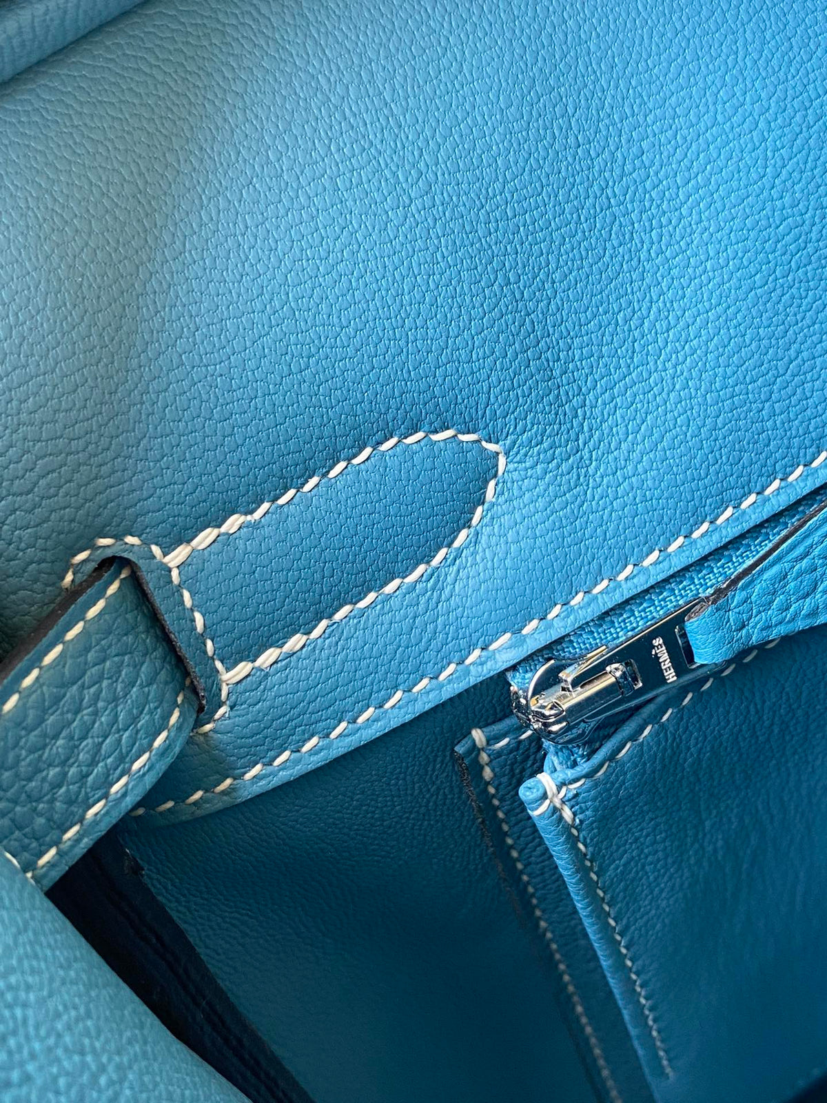 Hermès Birkin 25 Blue Leather Handbag with Palladium Hardware and Bag Charm