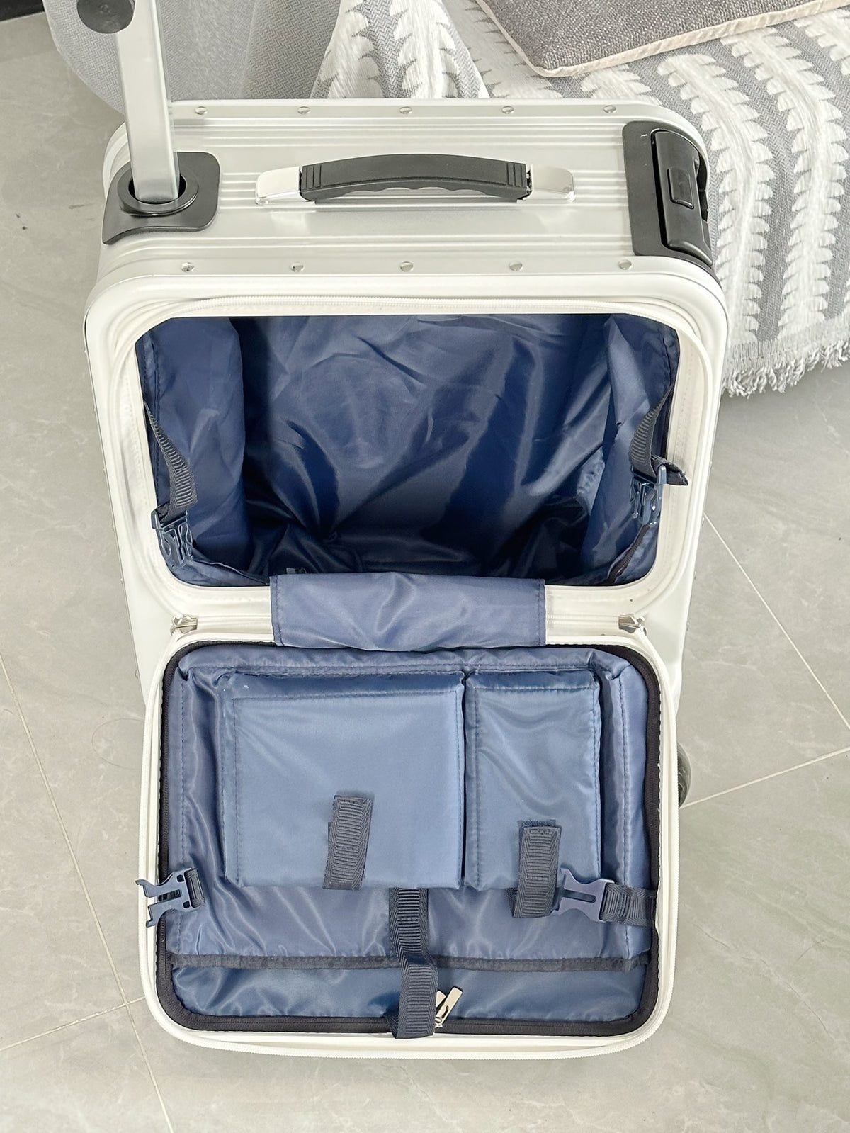 White Electric Ride-On Scooter Suitcase Hardshell Carry-On Luggage